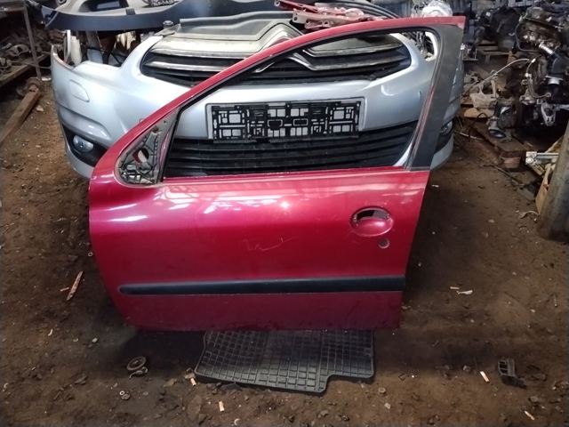 Передняя левая дверь 9002K5 PEUGEOT