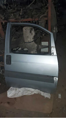 Пассажирская передняя дверь 9004C6 PEUGEOT