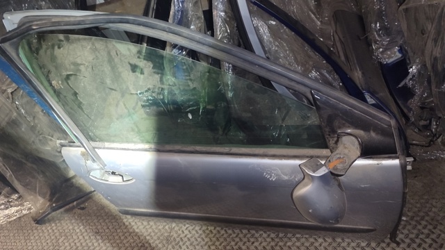 Пассажирская передняя дверь 9004P0 PEUGEOT