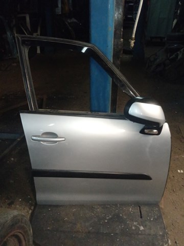 Пассажирская передняя дверь 9004Y0 PEUGEOT