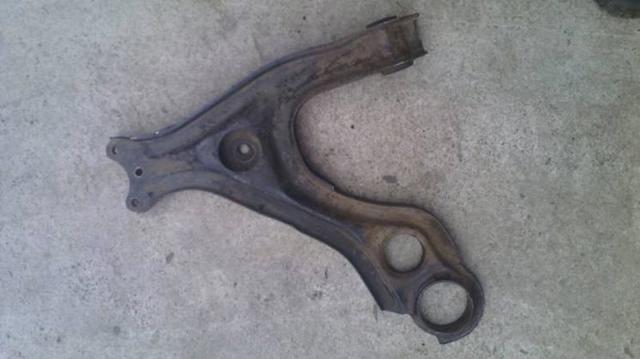 Передний нижний рычаг 90235333 OPEL