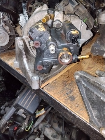 Насос топливный высокого давления 9636818480 PEUGEOT