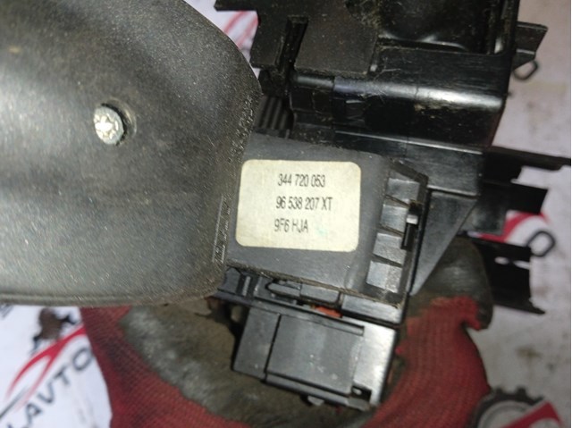 Переключатель подрулевой, управления аудио системой 96538207XT PEUGEOT