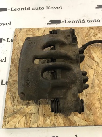 RENAULT 410015708R Суппорт тормозной передний правый в наличии Черновцы