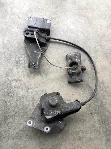 RENAULT 572115531R Кронштейн запасного колеса в наличии Львов