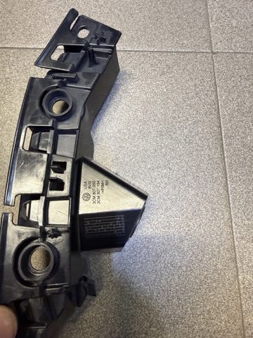 3CM807050 Направляющая переднего бампера правая купить Черкассы