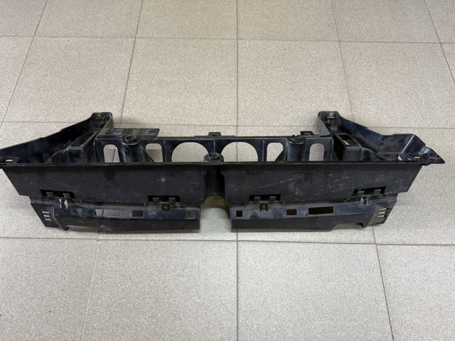 Кронштейн бампера заднего, центральный 51127294391 BMW