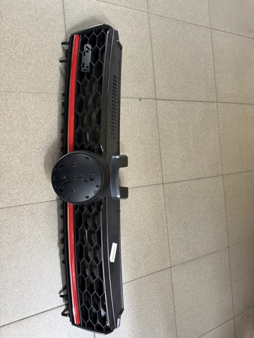 Облицовка радиатора 5G0853651AJBTU VAG