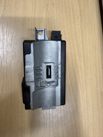 Электронный модуль рулевой колонки 8K0905852D VAG