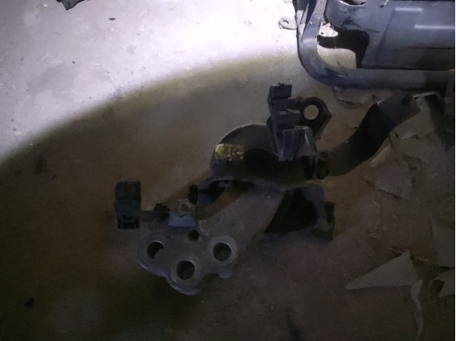 Правая опора ДВС 123050R020 TOYOTA