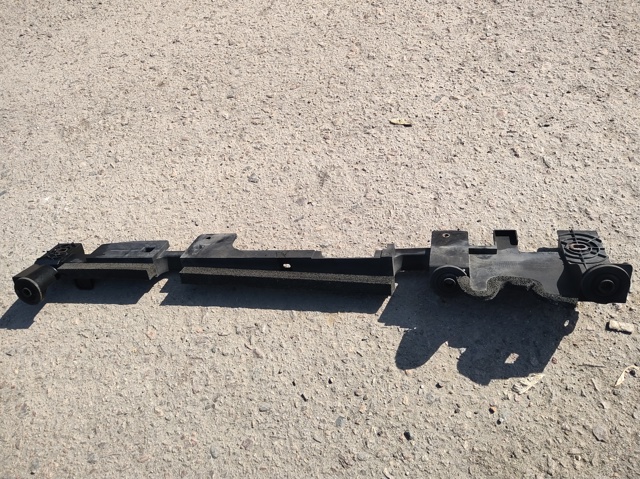 Подушка крепления радиатора 215424EA0A NISSAN