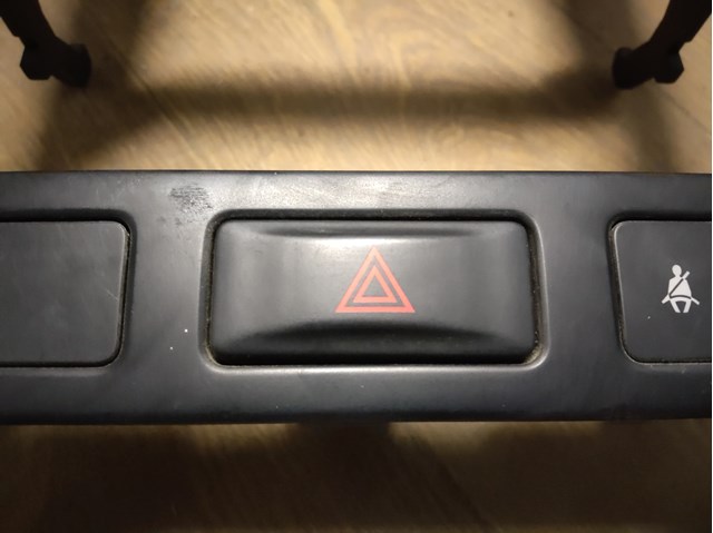 Кнопка аварийного сигнала 25290JG000 NISSAN