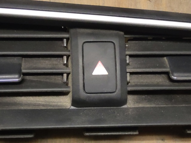 Кнопка аварийной сигнализации 35510TBAA01 HONDA