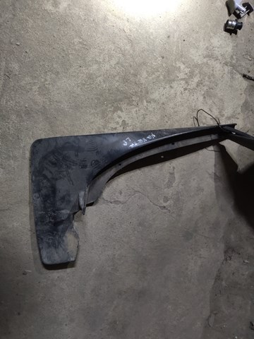 Брызговик передний, левый 63851EB300 NISSAN