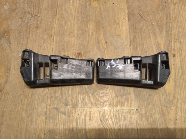 Кронштейн бампера заднего, левый 71597TVAA00 HONDA