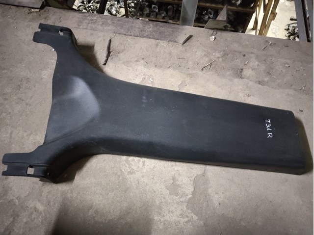 Обшивка стойки кузова внутренняя, средняя нижняя правая 76915JG00A NISSAN