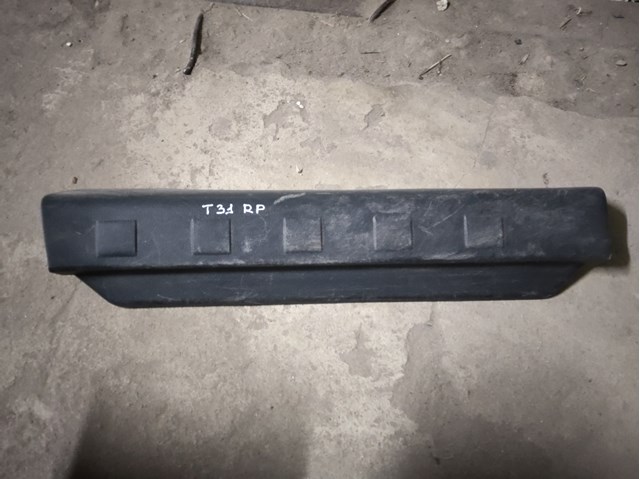 Облицовка порога внутренняя, передняя правая 76951JG00A NISSAN