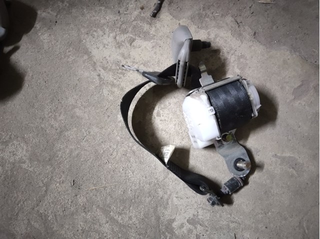 Ремень безопасности задний 88844EB40B NISSAN