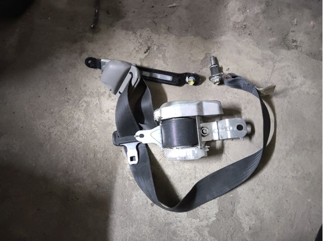 Ремень безопасности передний H6884EB30B NISSAN