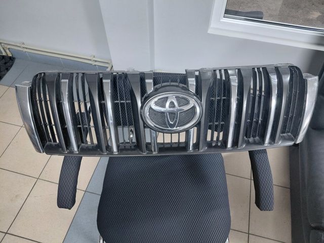 5310160660 TOYOTA Решетка радиатора купить в Киев