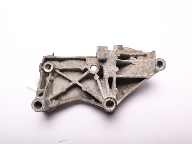 117105124R RENAULT Кронштейн генератора купить в Черкассы