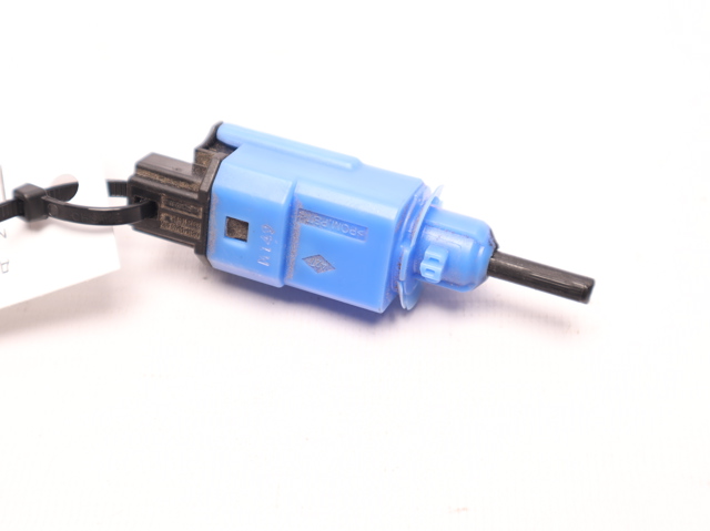 253251679R RENAULT Датчик включения сцепления  купить в Днепр