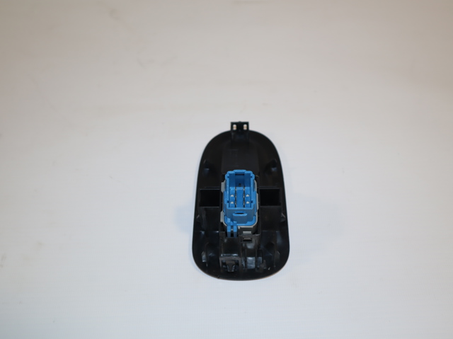 RENAULT 8200476809 Кнопка стеклоподъемника передняя в наличии Ровно