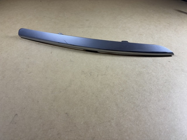 865823U000 HYUNDAI Молдинг бампера переднего правый купить в Хмельницкий