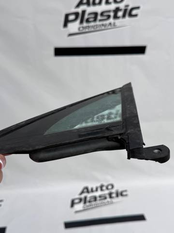 3G0845113C VAG Стекло-форточка двери передней левой купить в Кривой Рог