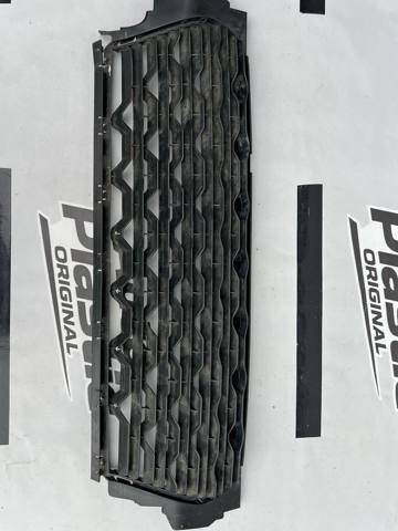 RENAULT 622544890R Решетка бампера переднего центральная в наличии Каменское