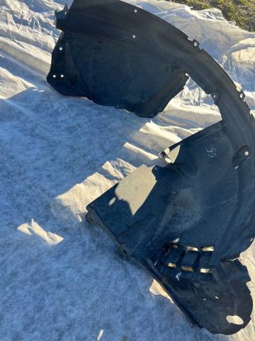 638404948R RENAULT Подкрылок передний правый купить в Николаев