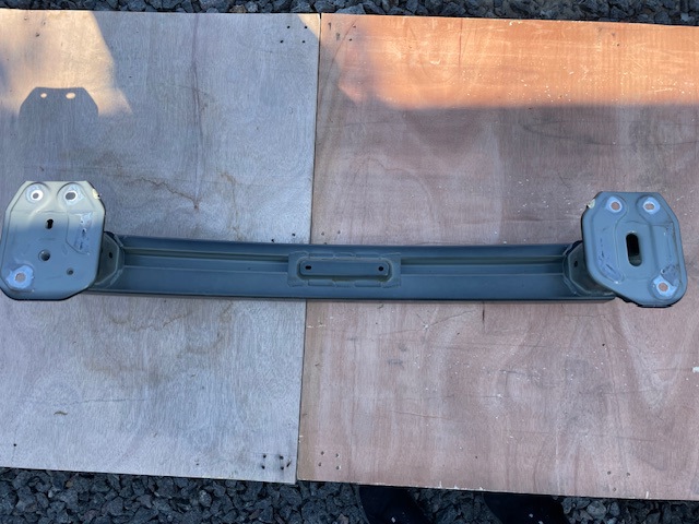 VOLVO 32262157 Усилитель заднего бампера в наличии Полтава
