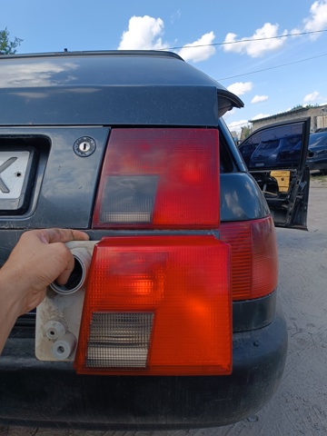 VAG 4A0945094 Фонарь задний правый внутренний в наличии Ирпень