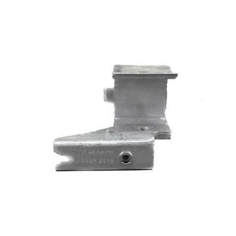 Кронштейн передней балки 51647245795 BMW