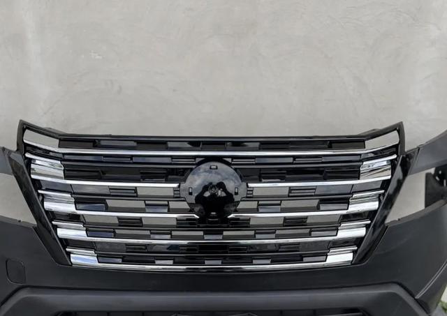623106RZ1A NISSAN Решетка радиатора купить в Одесса