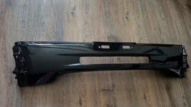 Передний клык бампера 6400G468 MITSUBISHI