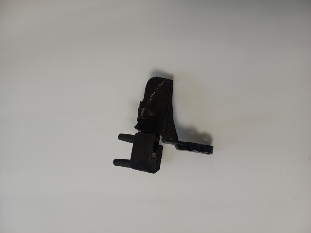 DS7313A005AE FORD Кронштейн (адаптер) крепления фары передней левой купить в Хмельницкий