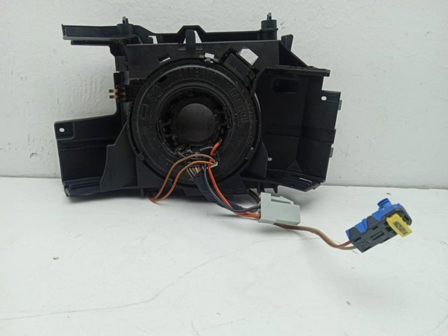 Comutador instalado na coluna da direção, parte central 8201590627 RENAULT