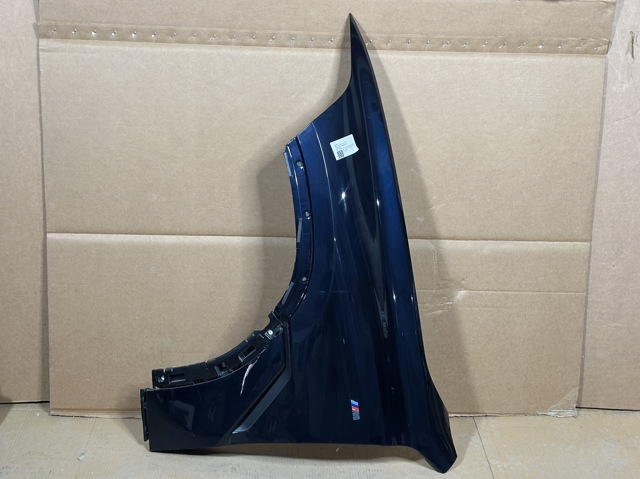 Переднее правое крыло 41008737622 BMW