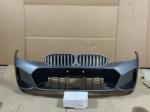 Буфер (бампер) передний 51115A69619 BMW