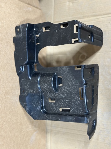 51717424918 BMW Защитный кожух рулевого механизма купить в Ужгород