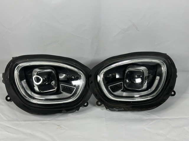 Фара основная правая 63115A12582 BMW