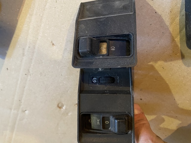 8110498 BMW купить в Николаев