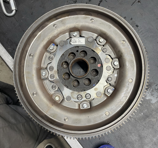 VAG 05L105266K Маховик двигателя в наличии Киев