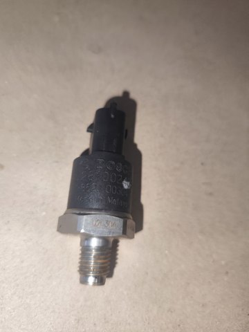 281002405 BOSCH Датчик давления топлива купить в Львов
