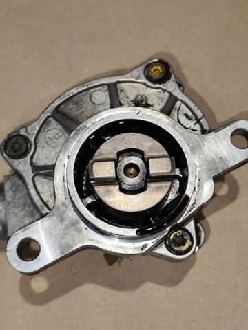Насос вакуумный 8200102535 RENAULT