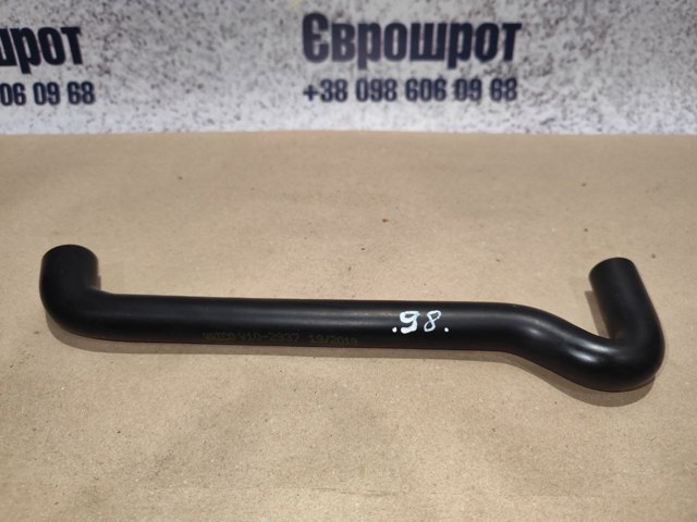 Трубка отвода картерных газов V102937 VAICO