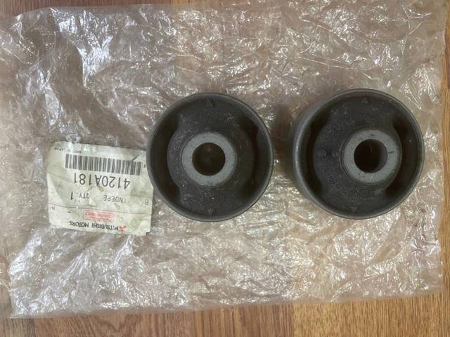 4120A181 MITSUBISHI Сайлентблок заднего продольного рычага передний купить в Винница