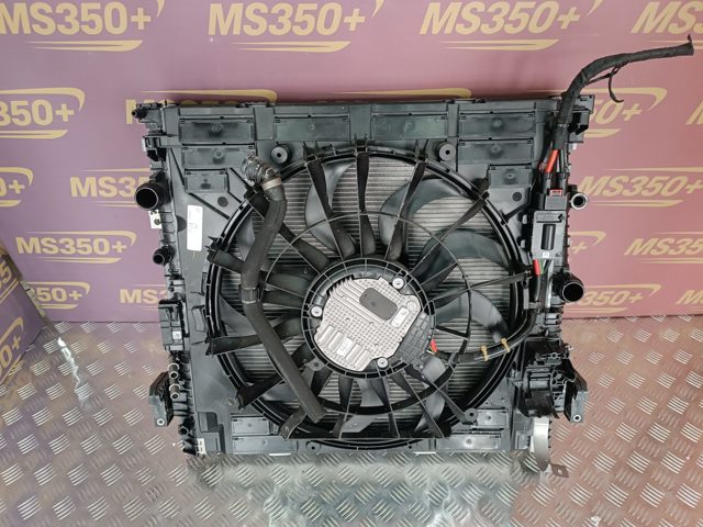 Радиатор охлаждения двигателя 17115A3F238 BMW