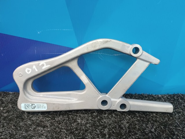 Усилитель переднего подрамника 31106878779 BMW